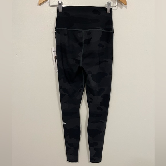 Alo Yoga High Waist Vapor Legging Black Camouflage XS NWT - Picture 12 of 16